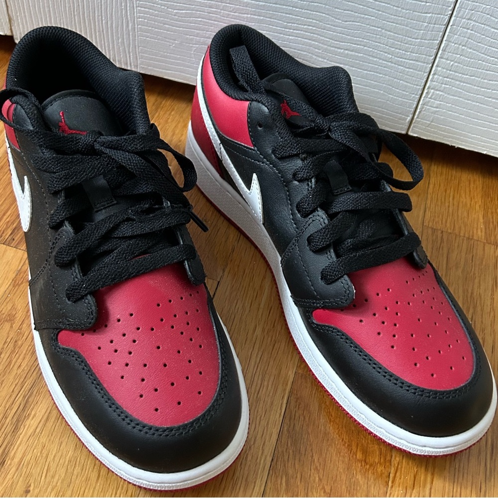 NWT Nike Air Jordan 1 Low GS Alternate Bred Toe / Big Boys 6.5 - Picture 1 of 6